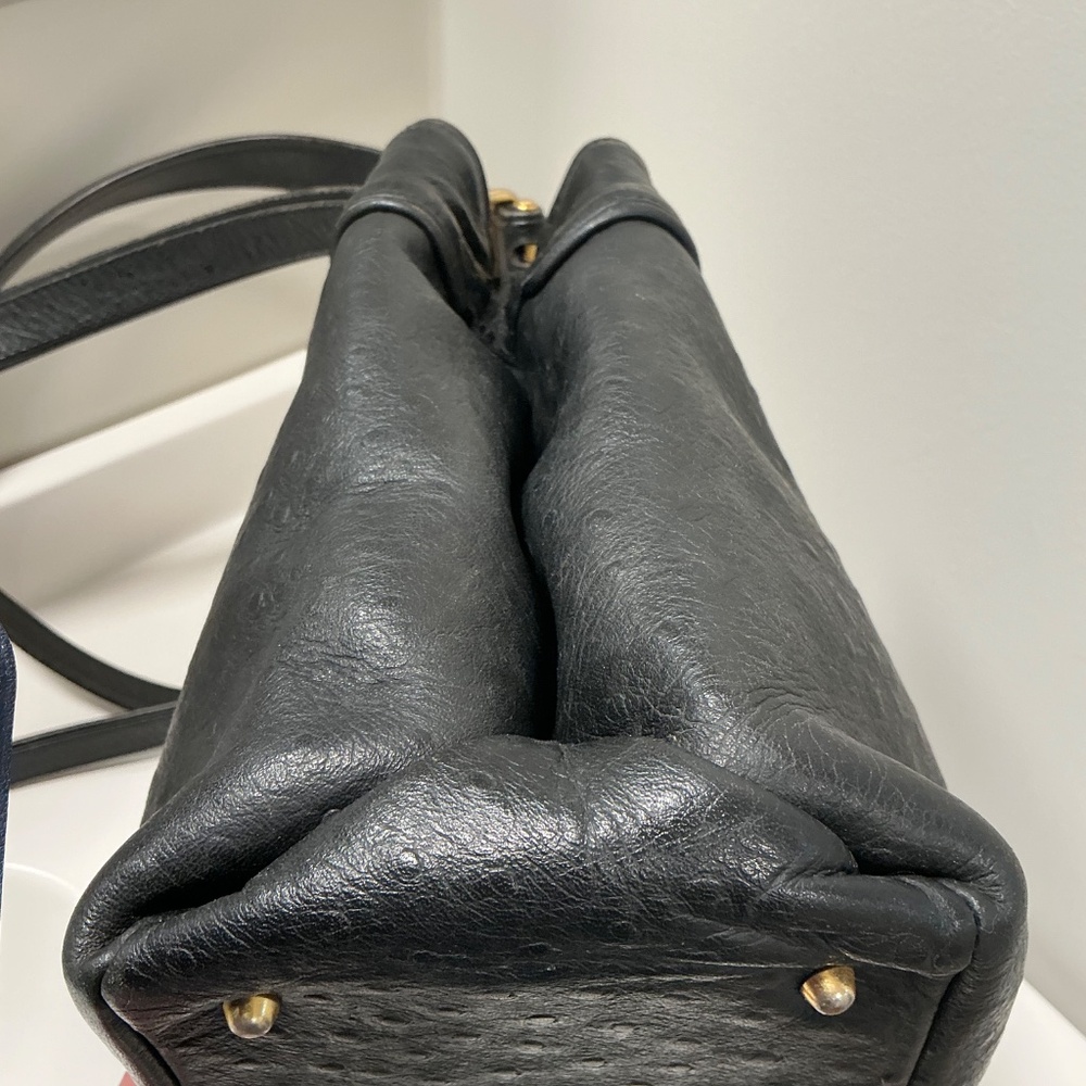 Vintage Gianni Versace ostrich shoulder bag - Picture 3 of 11